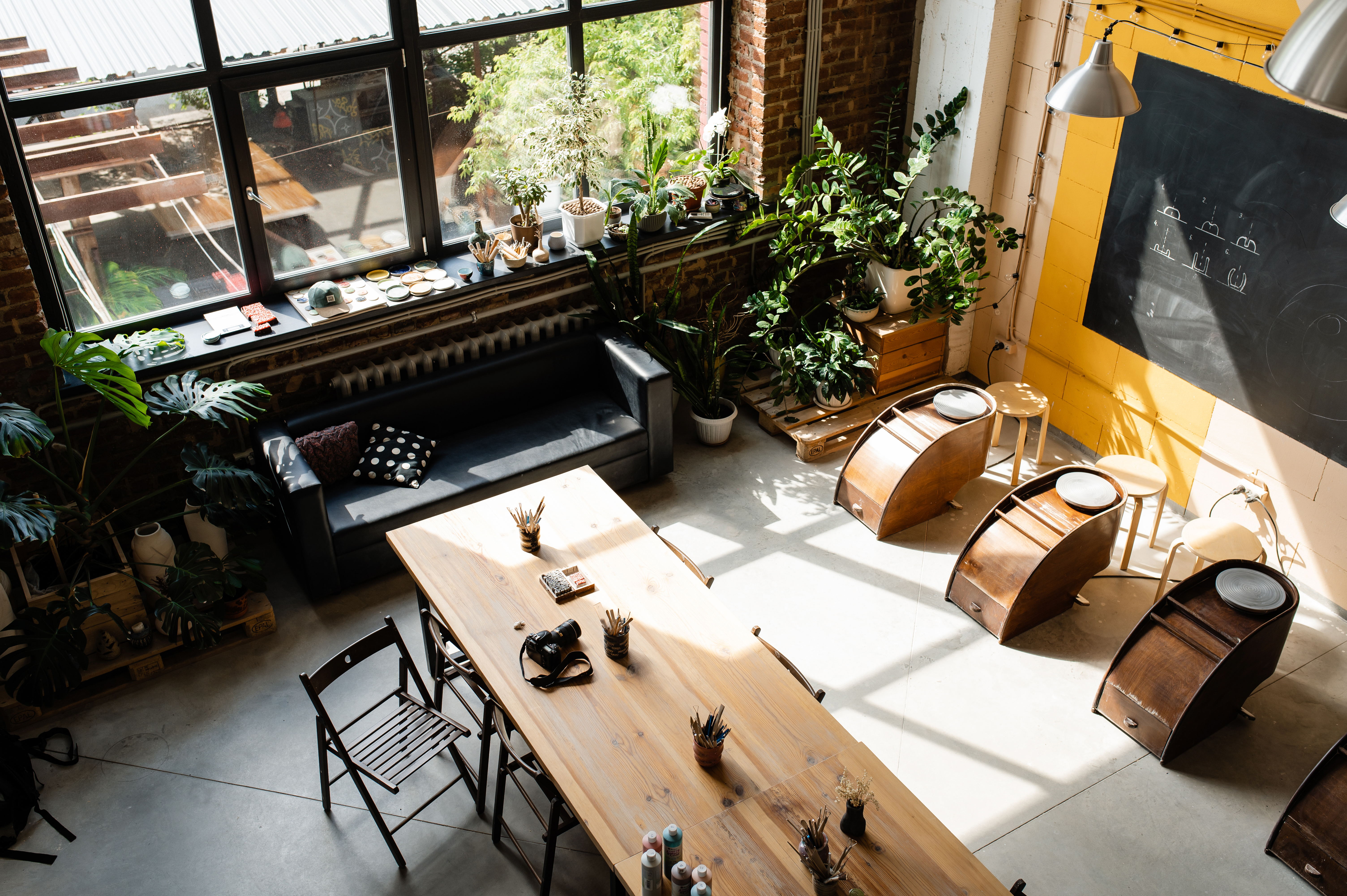 Двое за столом