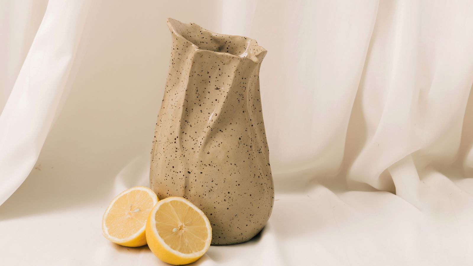 Интерьерная ваза фото 3